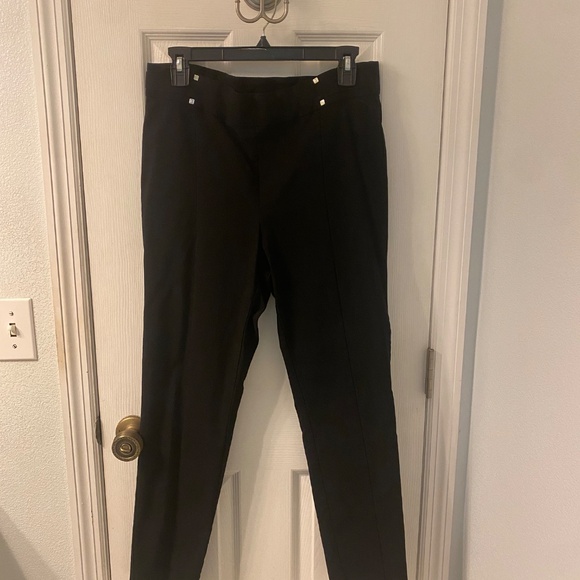 Rafaela Comfort  Slim Leg Black Ankle Pull On Pants NWOT Size 14 - Picture 2 of 9